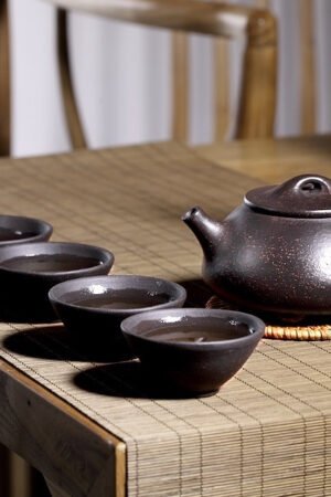 Yixing Shi Piao Hu Teapot Set with 4 Cups - Hei Jin Sha Clay Teapot 220ml