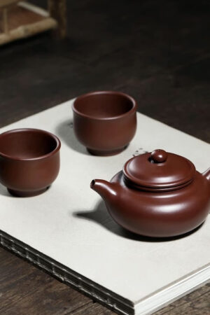 Yixing Clay Tea Set: Fang Gu Hu Teapot + 2 Cups, Purple Zhu Ni Clay 190ml